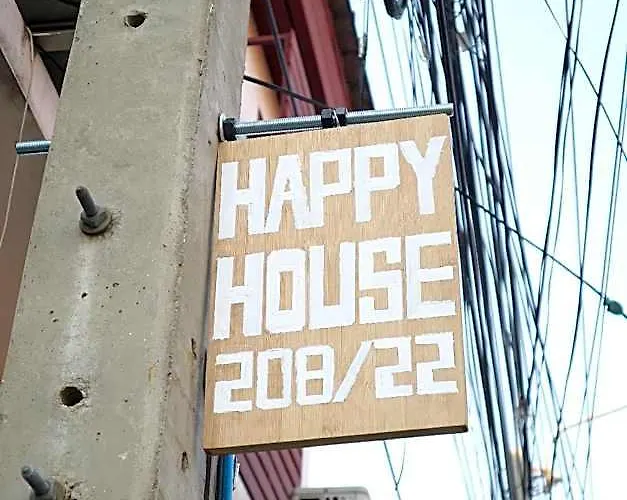 Happyhouse Laksi Station ホテル 3*